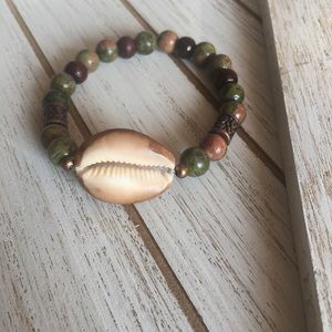 Unakite and Shell Gemstone Bracelet